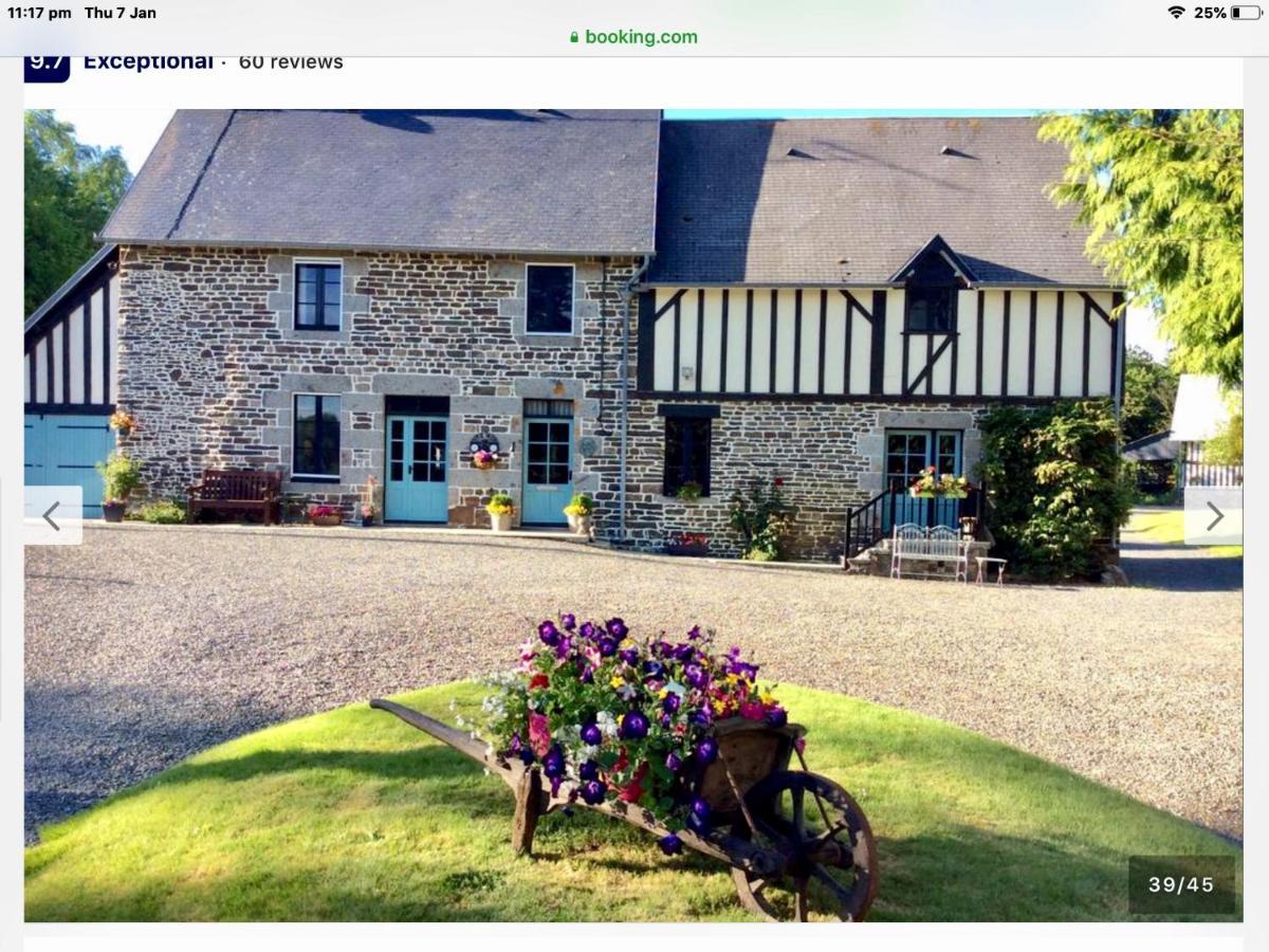Maison Mai or La Petite Maison Mai or La Petite Grange or ALL three La Chapelle-Urée Extérieur photo