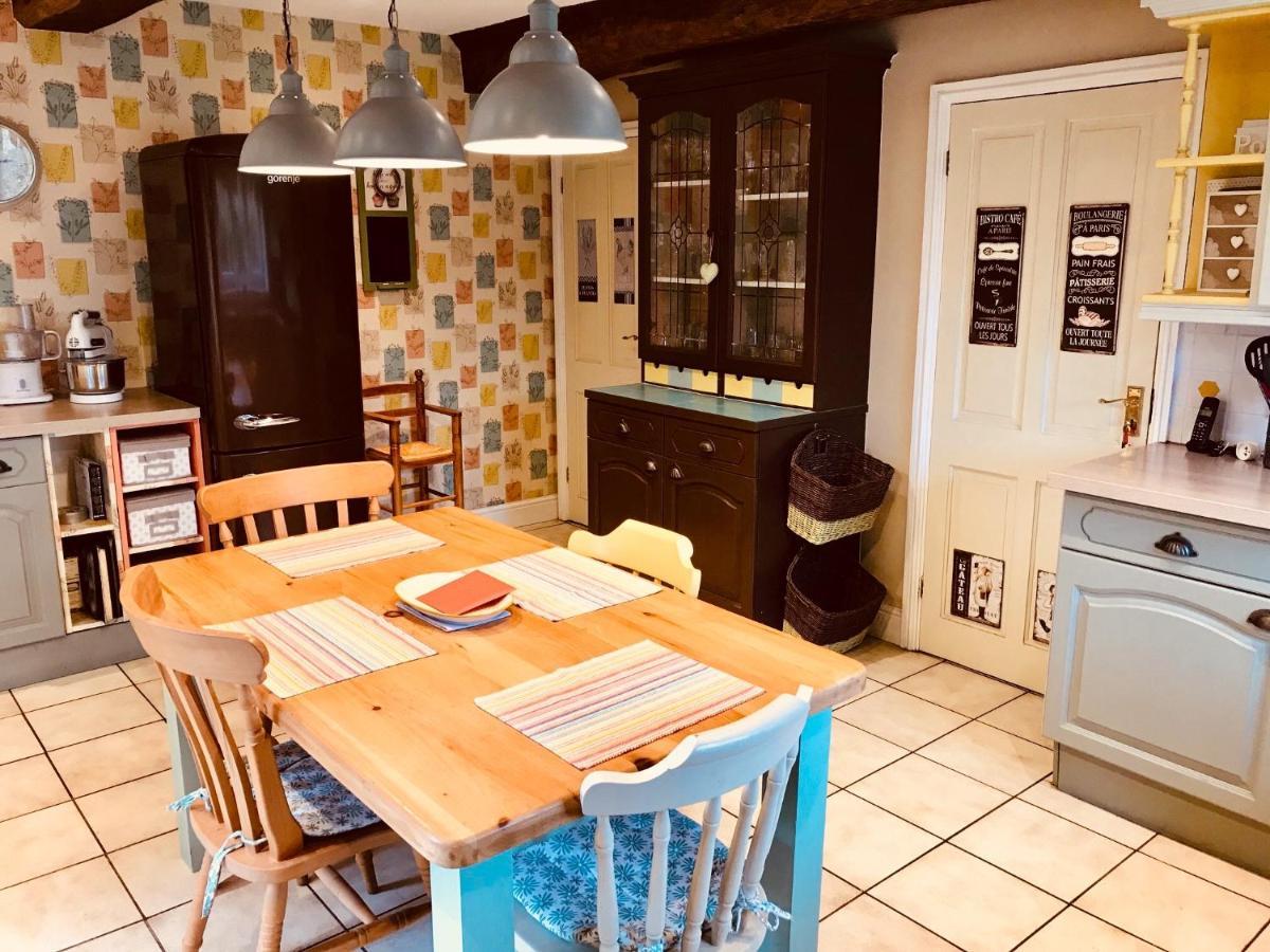 Maison Mai or La Petite Maison Mai or La Petite Grange or ALL three La Chapelle-Urée Extérieur photo